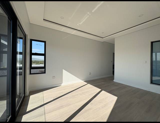 5 BEDROOM HOUSE FOR SALE IN SANDOWN